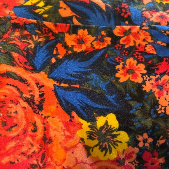 Lularoe o/s leggings - Picture 3 of 3